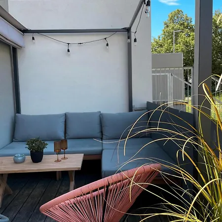 Apartmán Noda With Terrace And Private Parking
